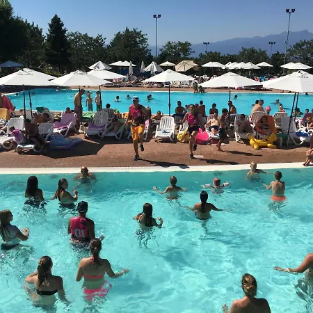 Rustico Park Delle Rose - Regarda Travel Apartment