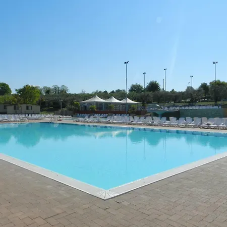 Rustico Park Delle Rose - Regarda Travel Лацизе